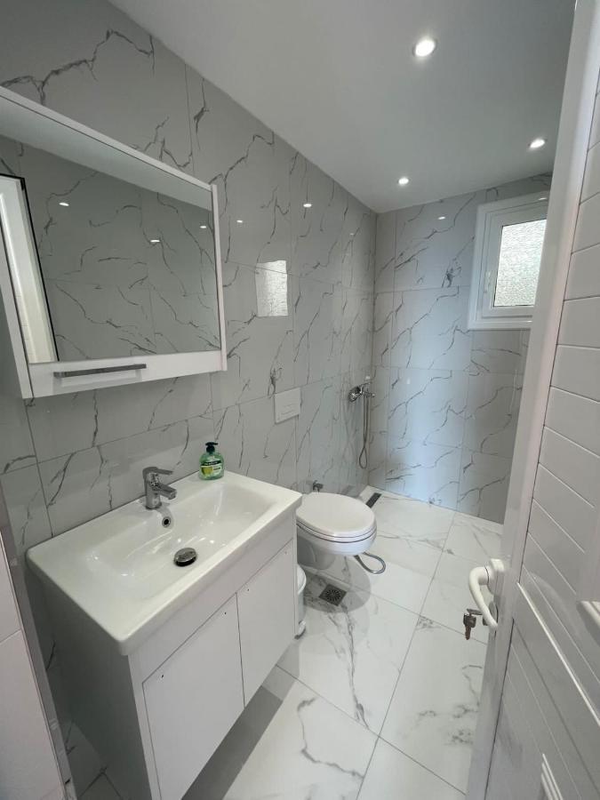 Villa Eden Breeze 2 Bedroom Apartment Sarandë Buitenkant foto